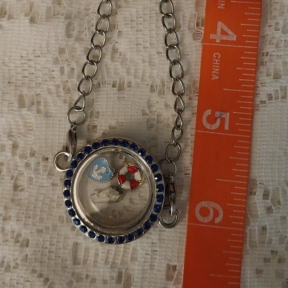 Cruse Theme Locket Bracelet. - Picture 2 of 4